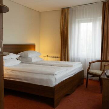 Полулюкс с одной двуспальной кроватью в Гостинице 40-й меридиан Арбат