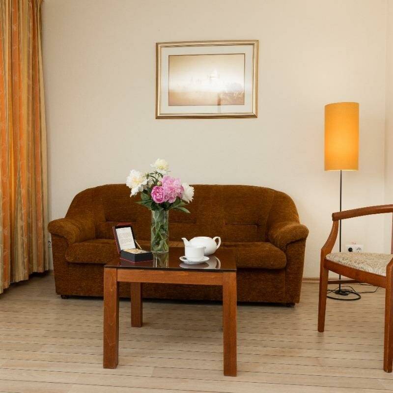 Люкс, сторона река